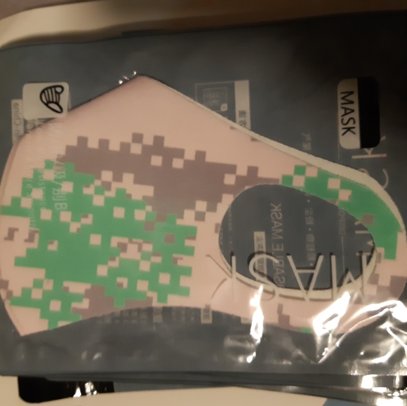 New!!! Face Masks - Picture 5 of 10